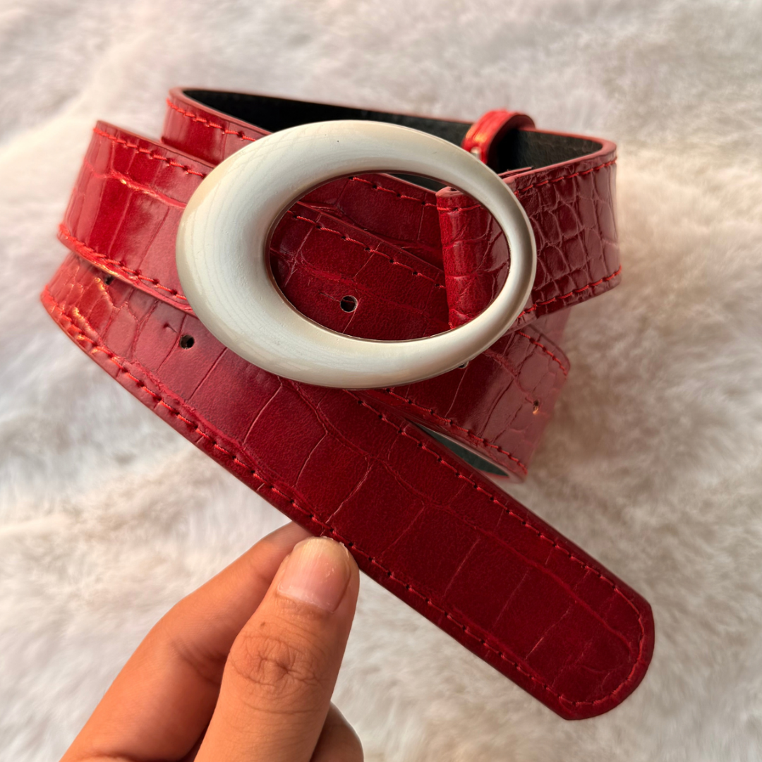 Scarlet Oval Buckle Belt