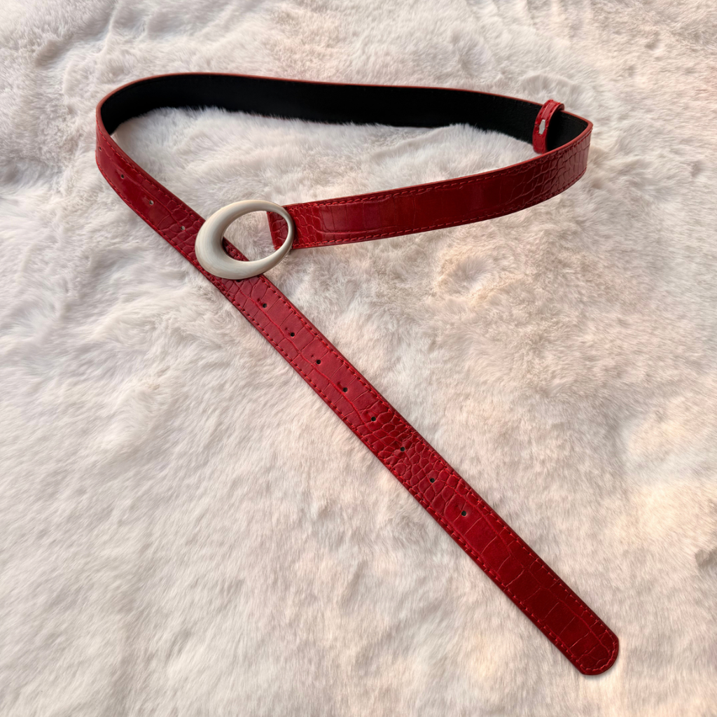 Scarlet Oval Buckle Belt