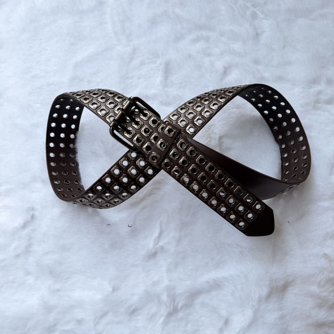 Noir Rivet Belt