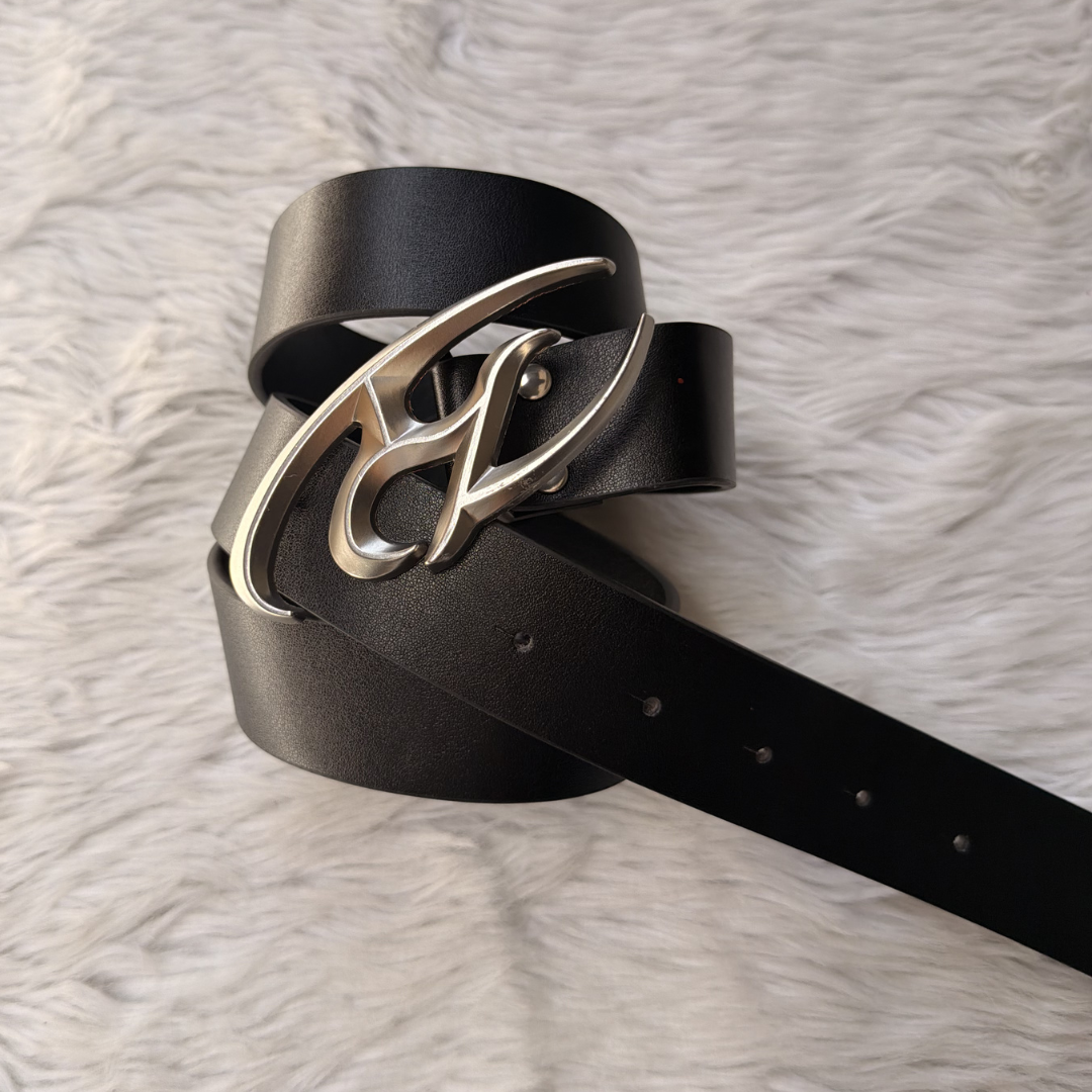 Minimal Luxe Curve Belt