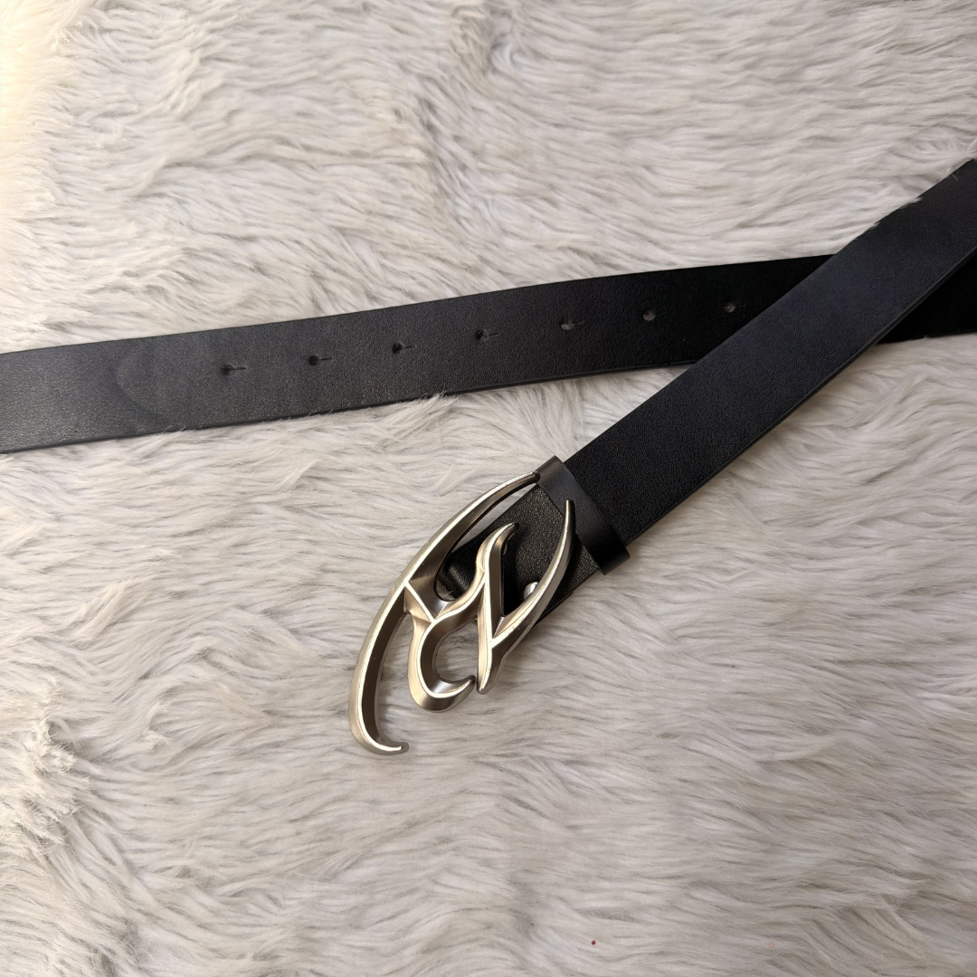 Minimal Luxe Curve Belt