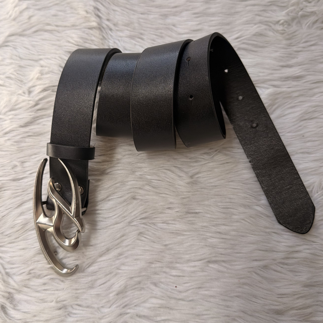 Minimal Luxe Curve Belt
