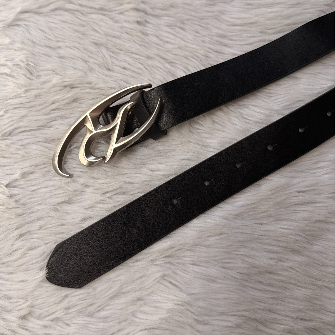 Minimal Luxe Curve Belt